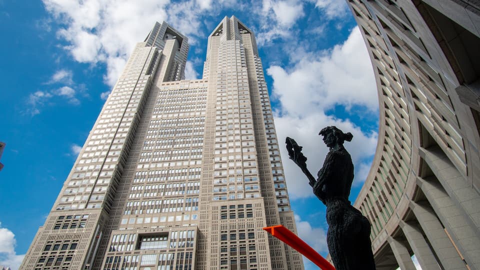 Tokyo Metropolitan Government Building which includes a high rise building and modern architecture