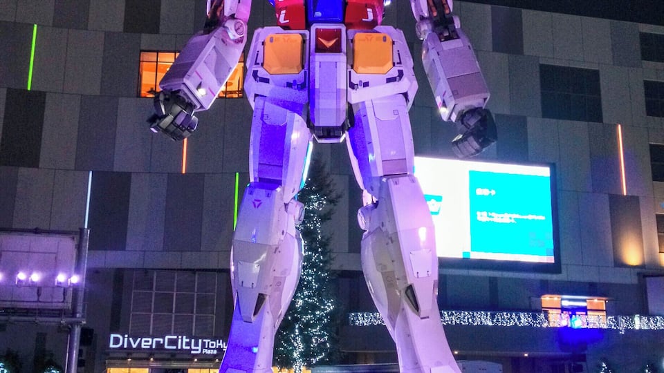 Tokyo is known for many things, like Godzilla, anime, and 60 ft. tall mech warriors! This is a Gundam, and he weighs in at 77,000 lbs!