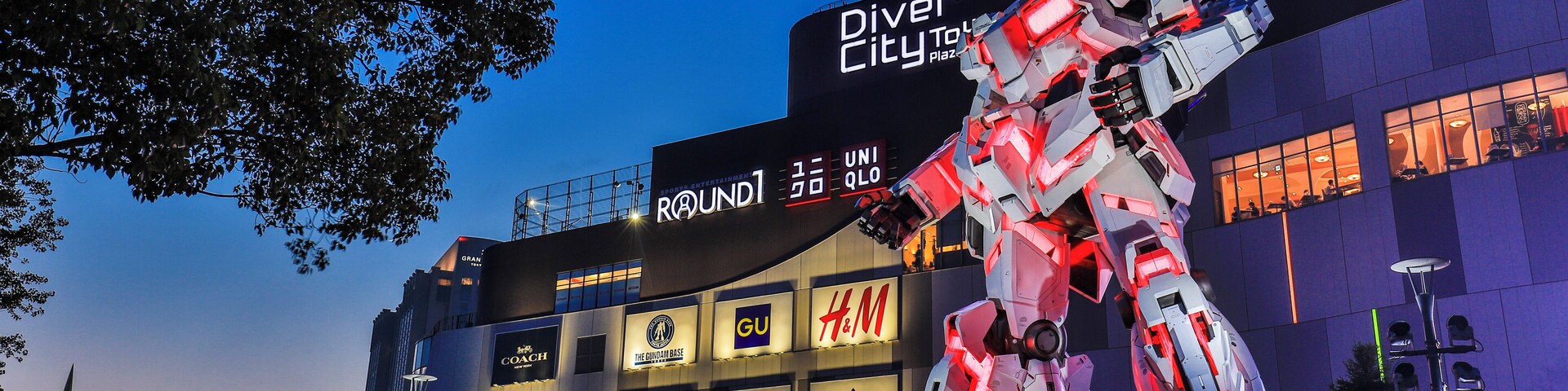 This is the most attractive place to visit at Daiba if you are fans of Gundam.