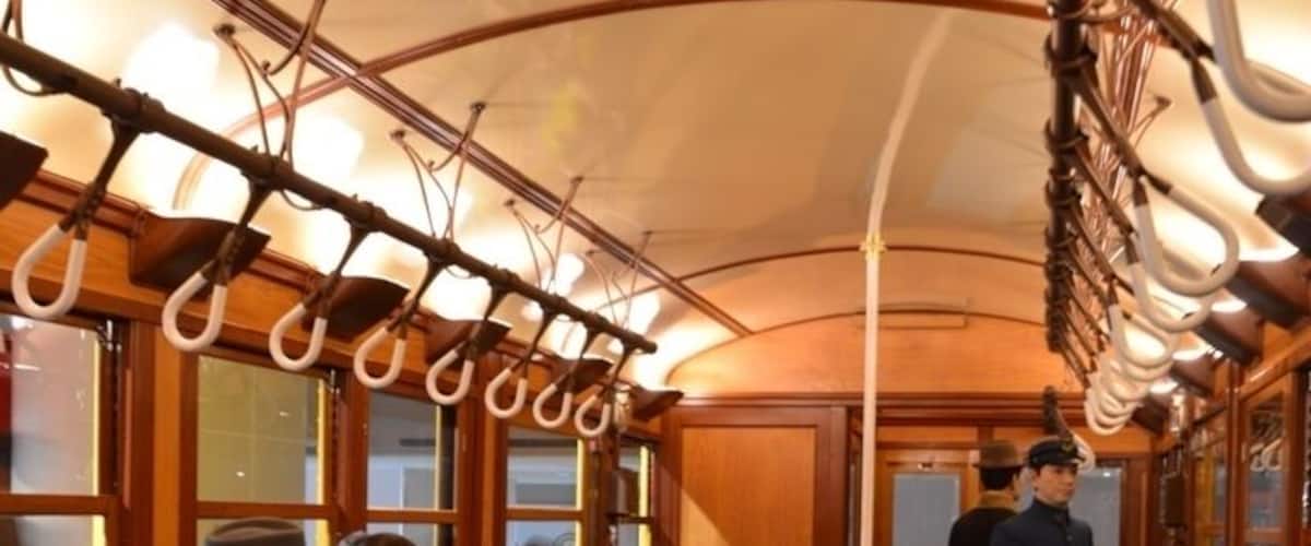 Inside of 1000-gata that introduced in 1928. The very first time subway in Tokyo had latest technologies such as automatic ticket gate, ATS, and indirect lighting.