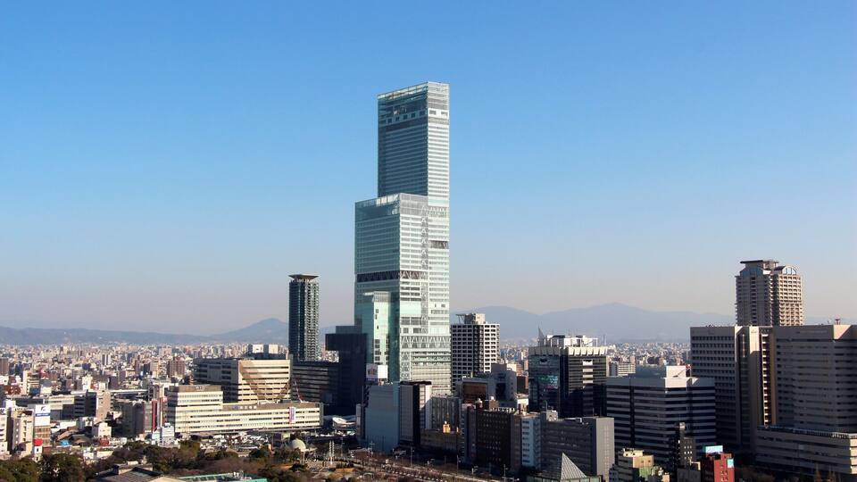 あべのハルカス (通天閣より撮影)