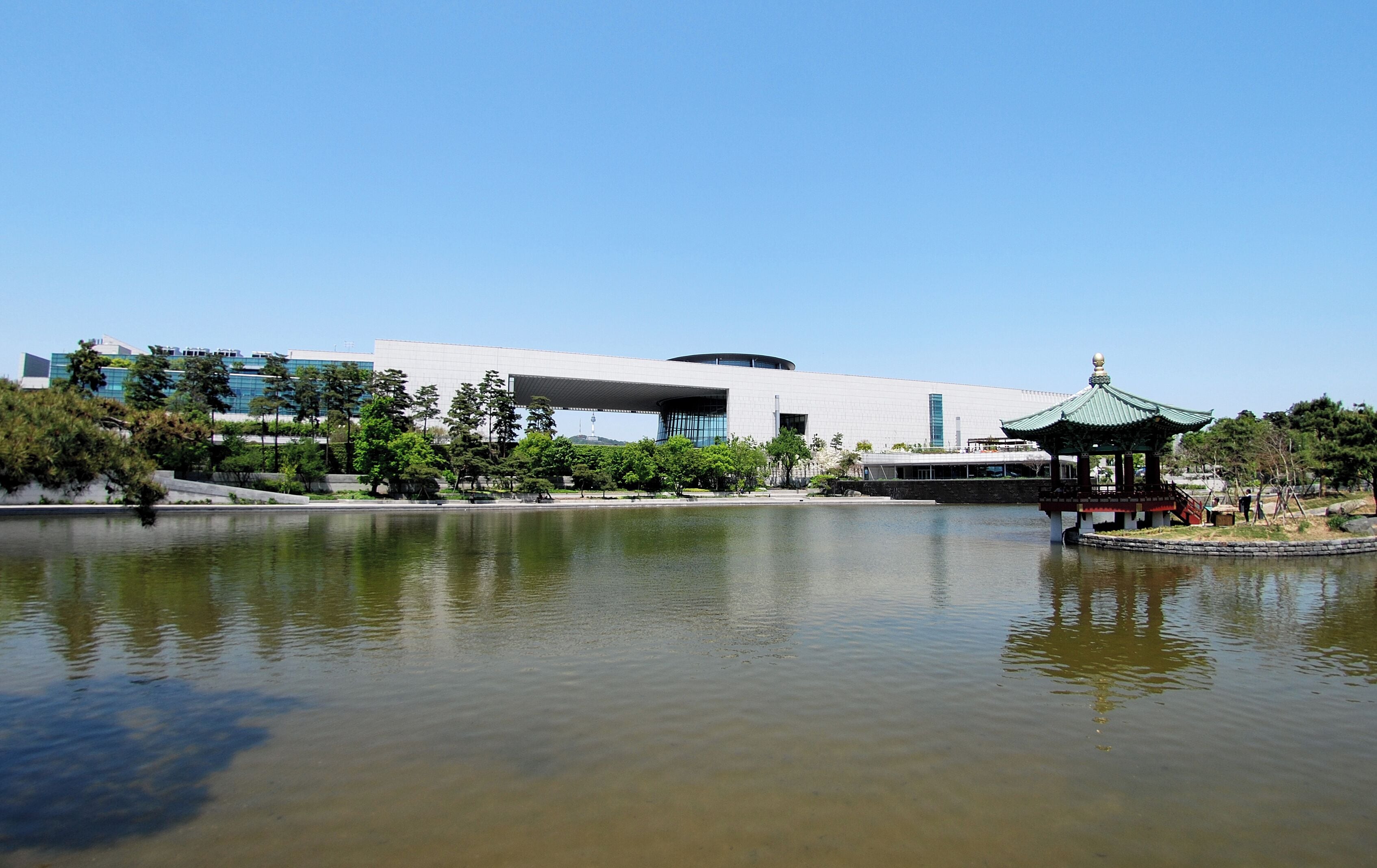 front view of National museum of Korea