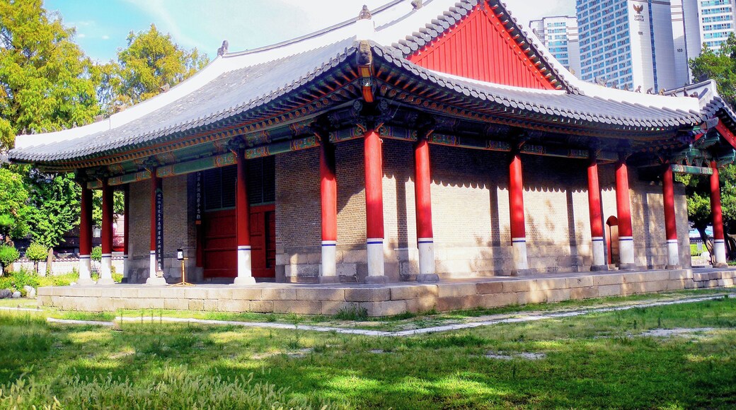 This media shows the cultural heritage monument in South Korea with the number: