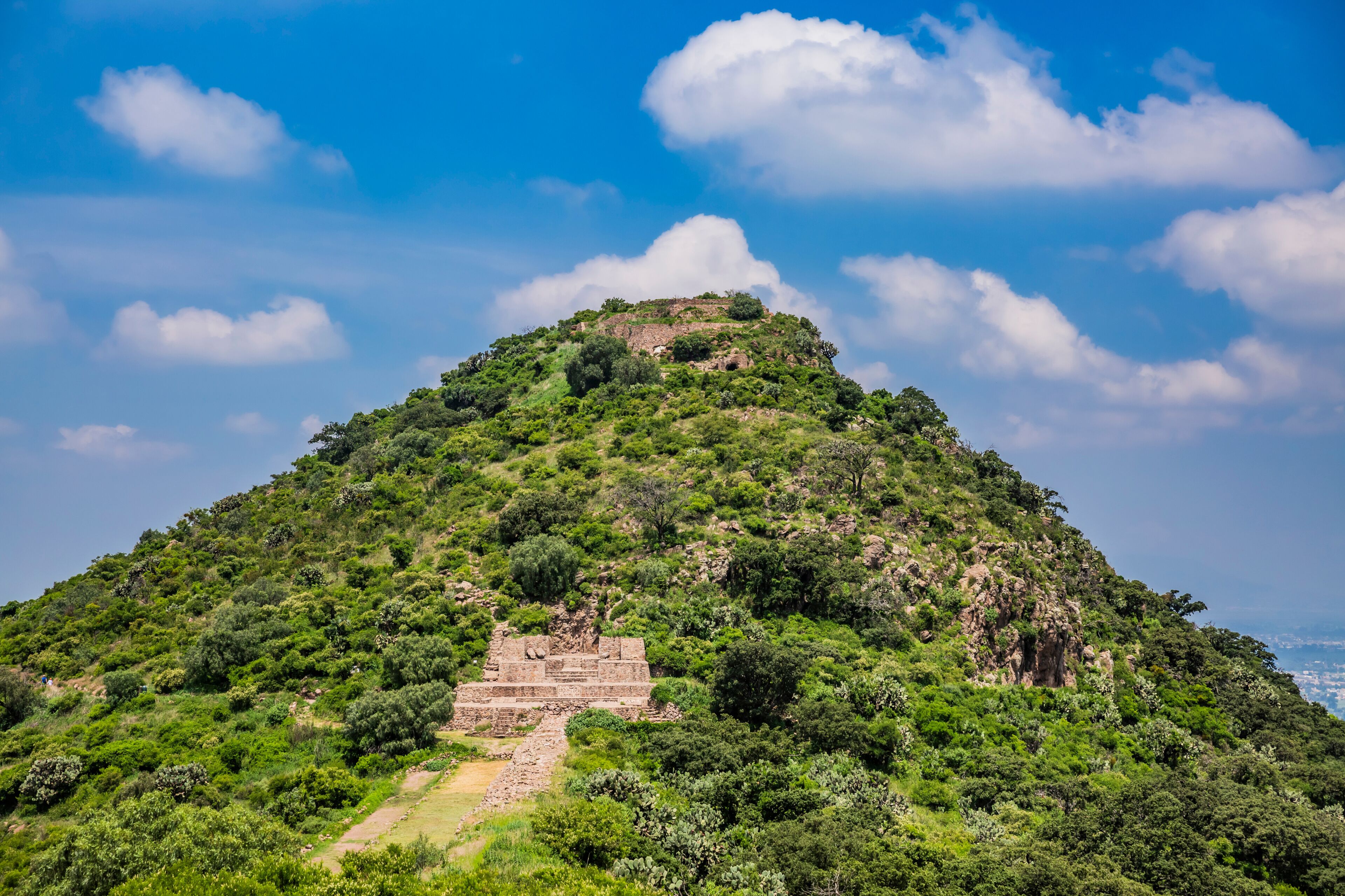 Templo del Sol. Zona Arqueológica de Tetzcotzinco, Baños de Nezahualcóyotl.