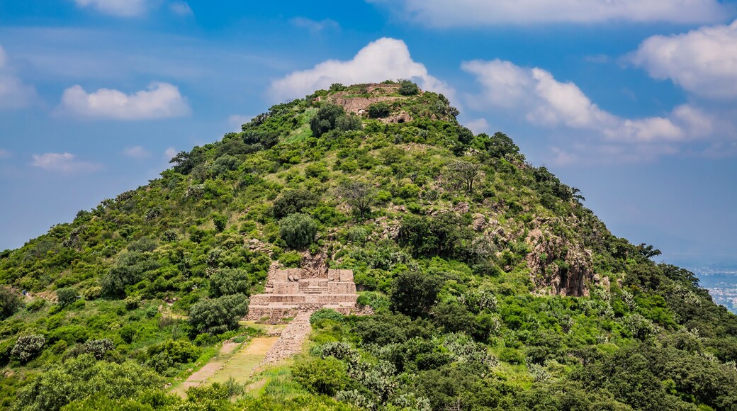 Templo del Sol. Zona Arqueológica de Tetzcotzinco, Baños de Nezahualcóyotl.