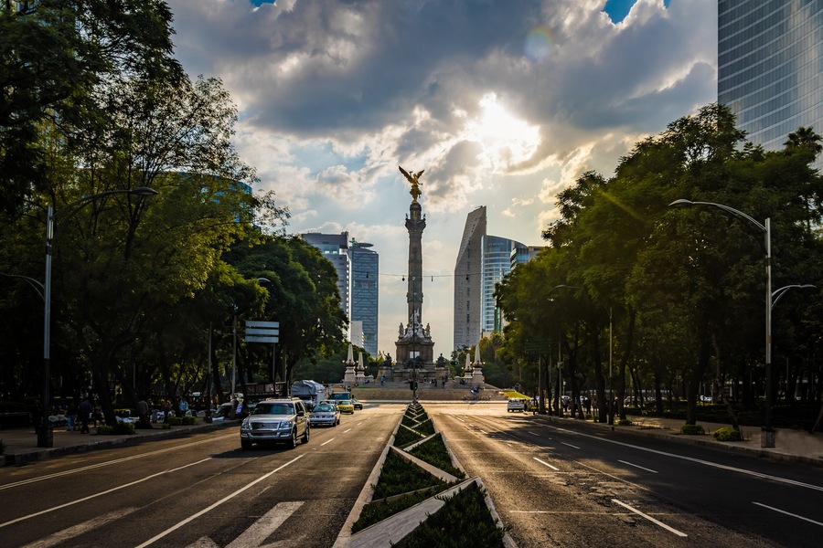 Paseo de La Reforma avenue and Angel of Independence Monument - Mexico City, Mexico