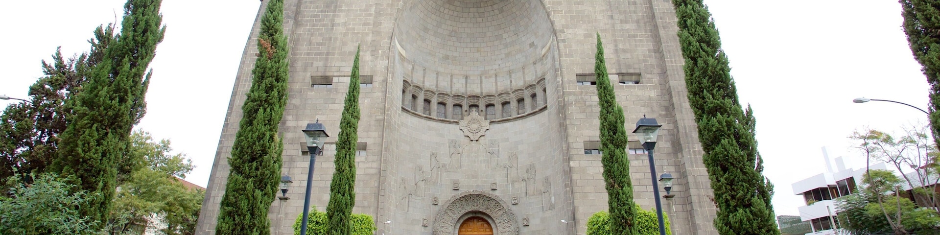 Polanco featuring a church or cathedral, a park and heritage architecture