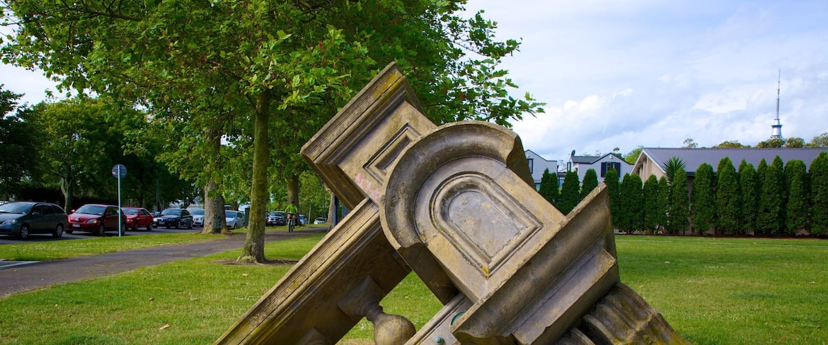 Ponsonby showing heritage architecture and a park
