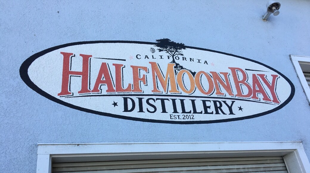 Awesome place to visit and try their handcrafted spirits. Fun tours and tastings!!!
