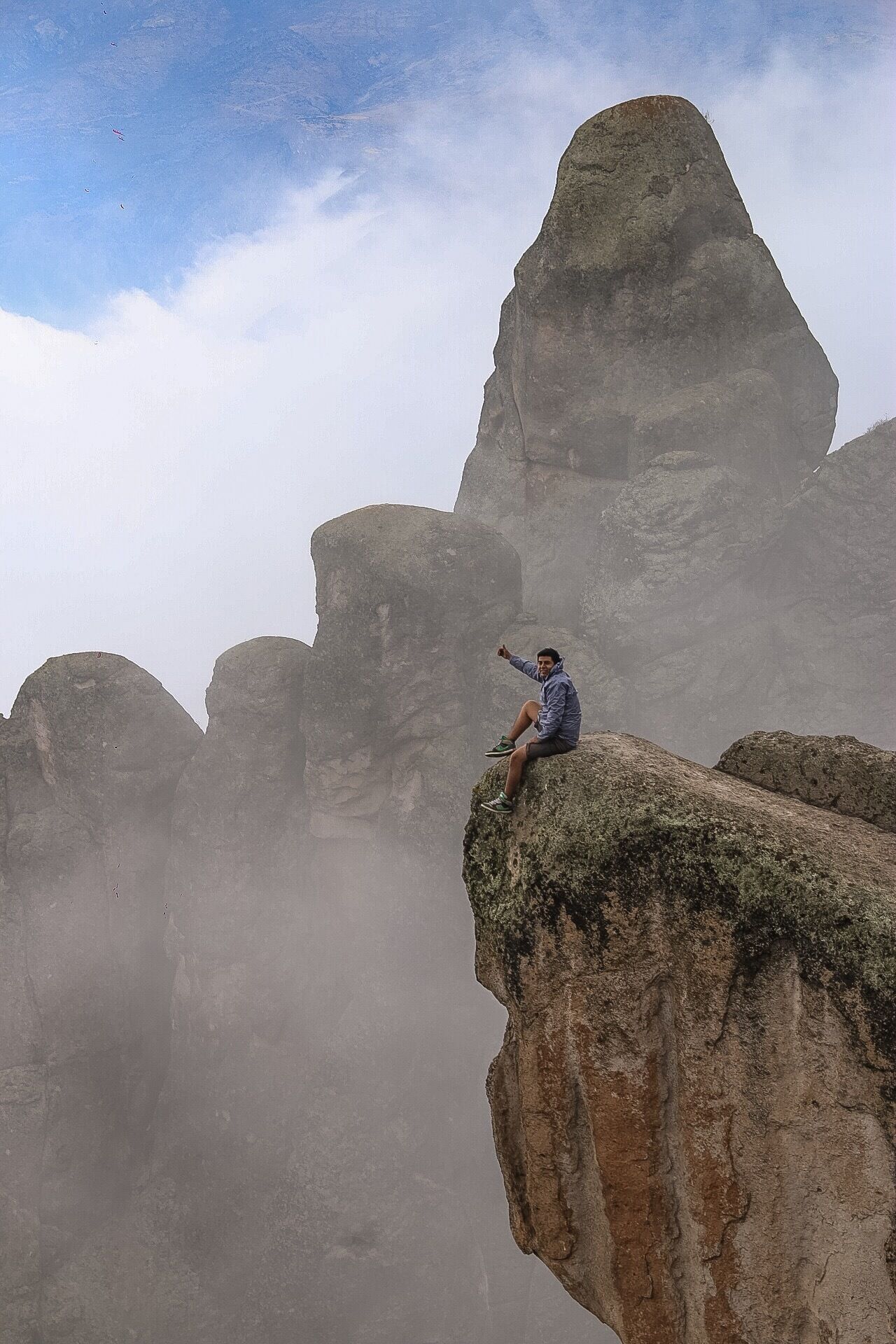 Esos momentos que te encuentras en la montaña es indescriptible la felicidad que provoca tan sólo ver, observar, contemplar la belleza que Dios nos entregó.