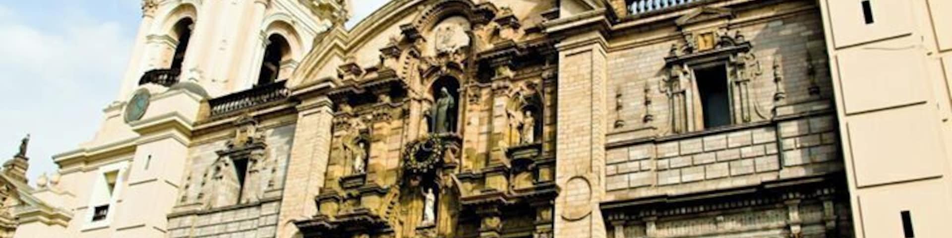 #TroveOn
the architecture of Lima. #architecture