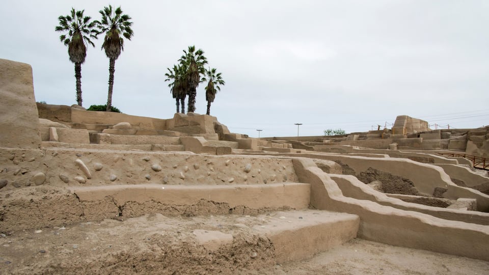 E6JAKY Huaca of San Miguel (1100-1450 BC). Ichma culture. Lima. Peru.. Image shot 07/2014. Exact date unknown.