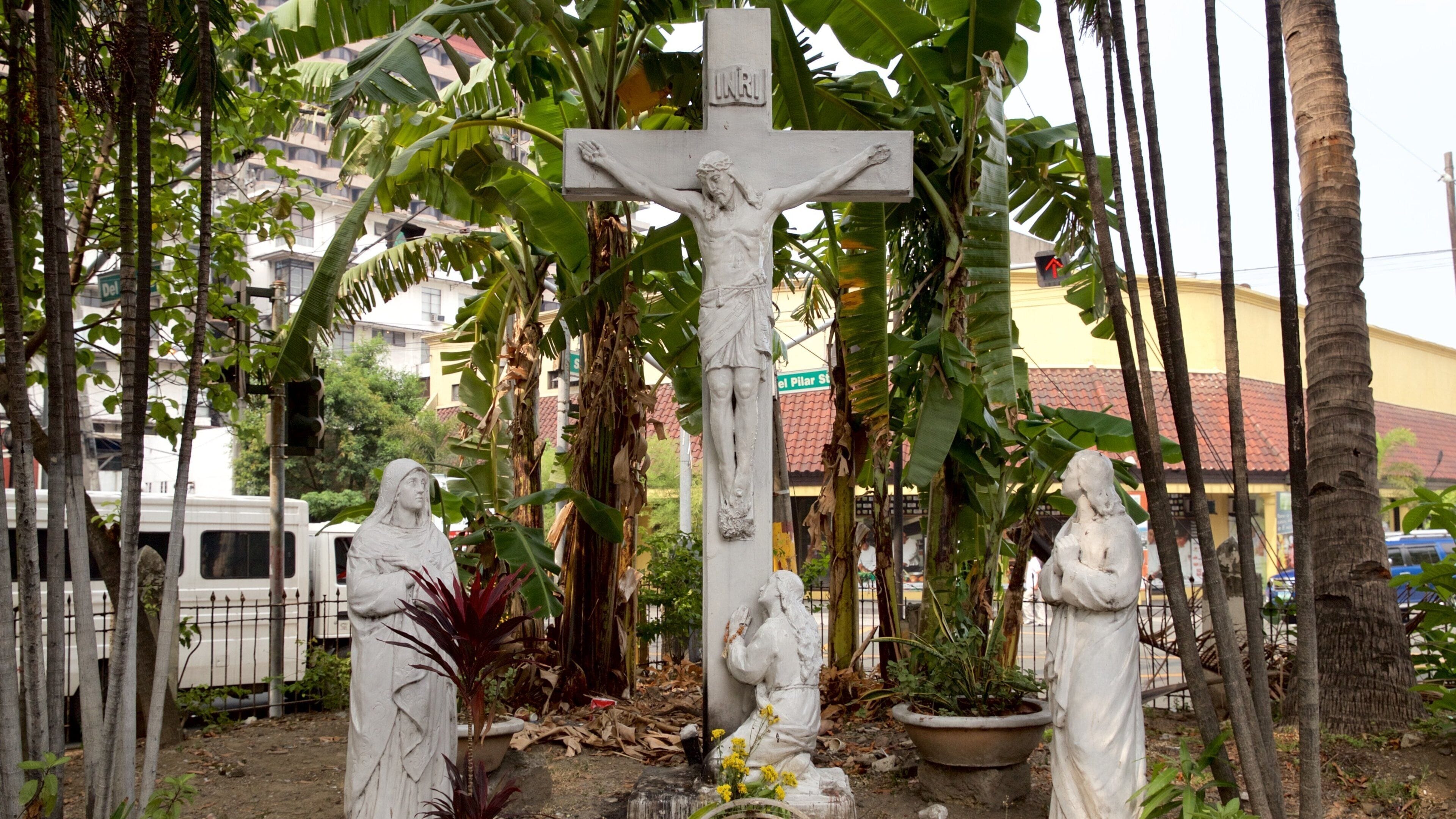 マラテ 表示 像あるいは彫刻 と 宗教名所