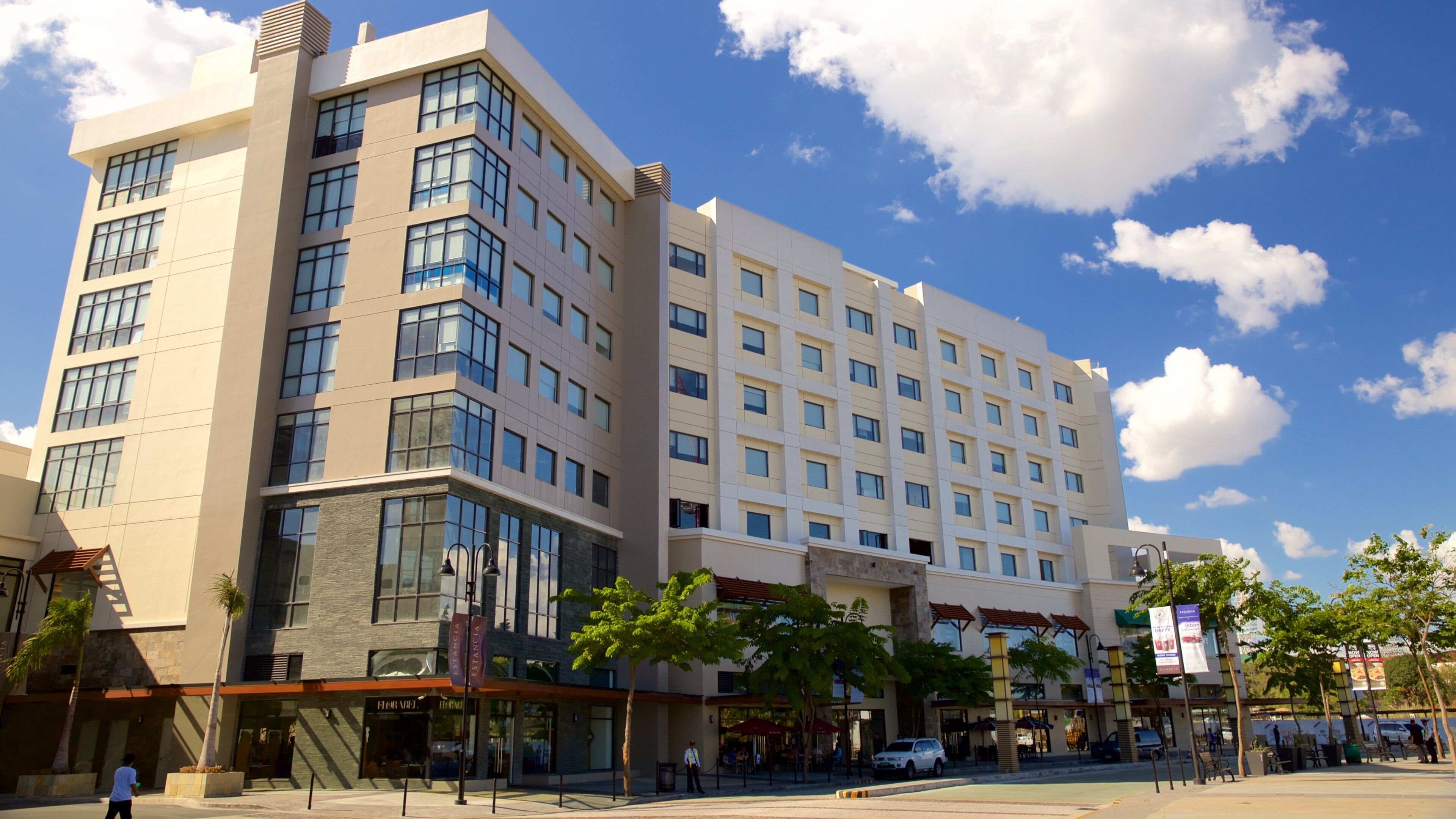 Pasig featuring a hotel