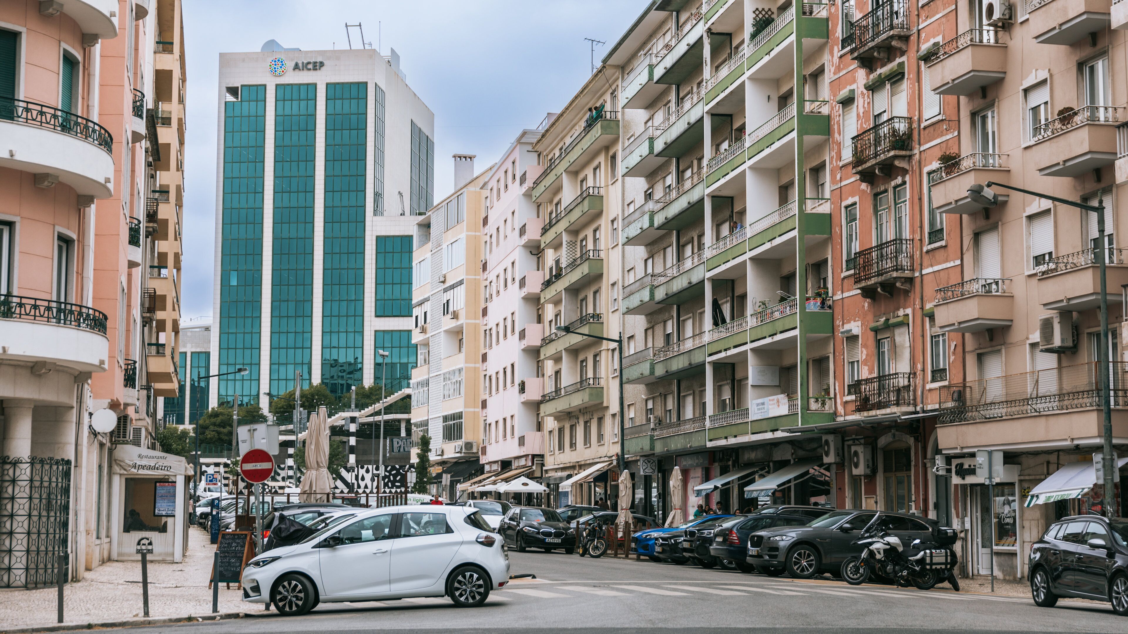 Entrecampos which includes a city