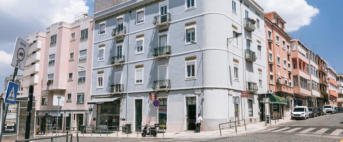 Campolide Hotel Guide