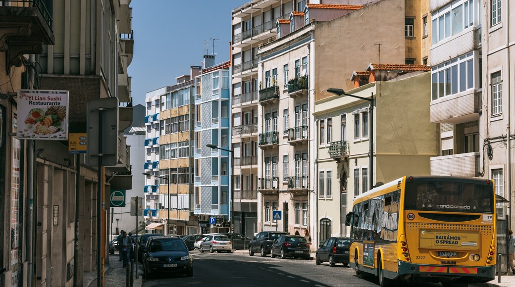 Campolide showing a city