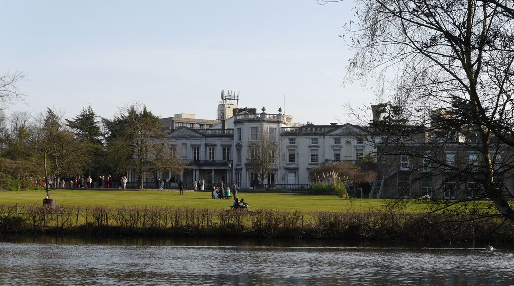 Grove House, Roehampton