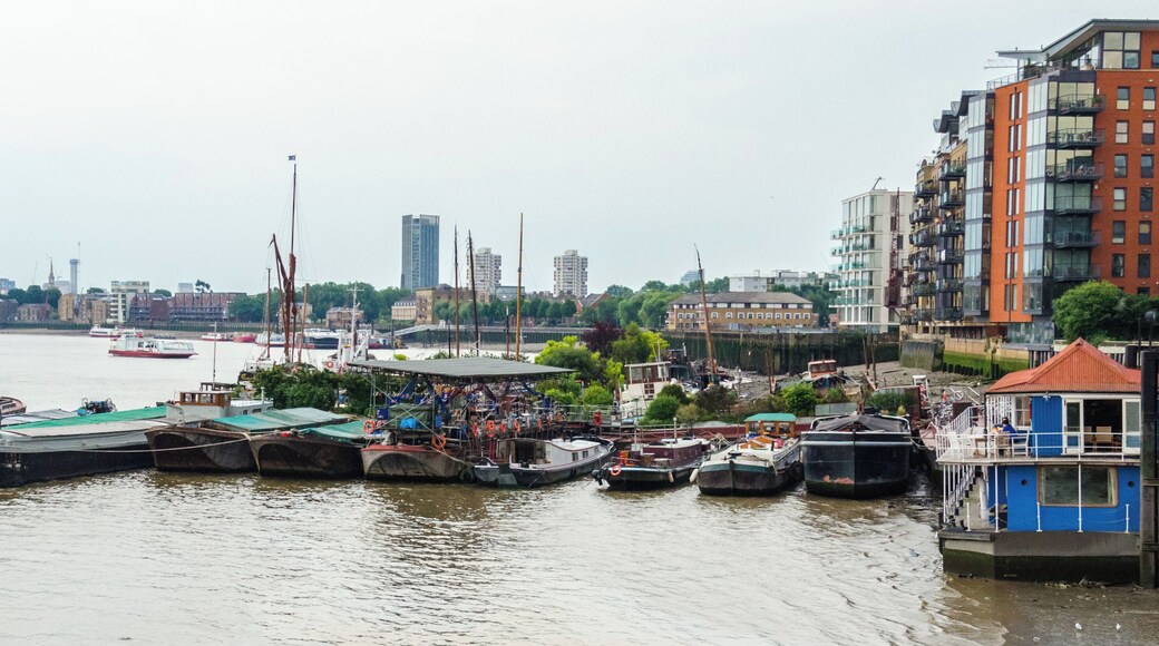 Downings Roads Moorings from the Shad Themse