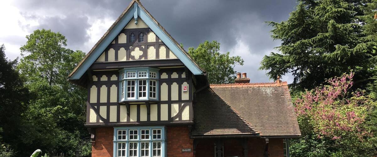 Park Lodge Next To Roseberry Gate, Dulwich Park Wikidata has entry Q26665257 with data related to this item.