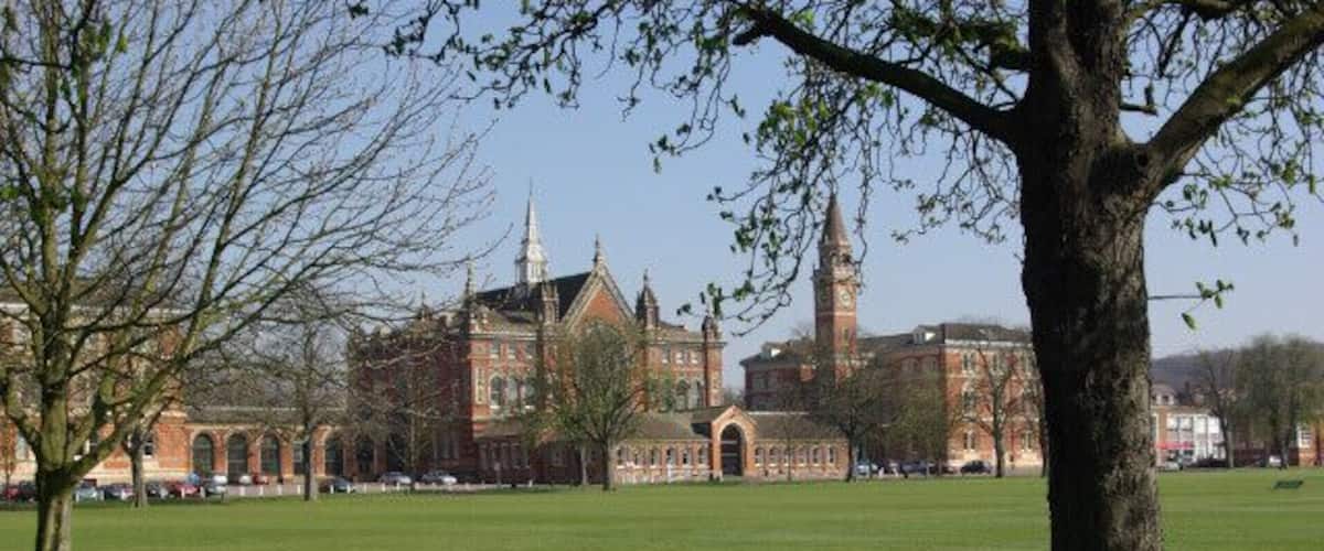 Dulwich College The school's Victorian buildings, seen from Dulwich Common. Dulwich College was founded in 1619.