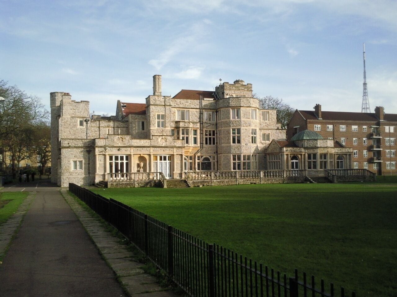 Kingswood House was re-built much as it is today by John Lawson Johnson in the late 1800s, and became known as Bovril Castle. Johnson, a butcher by trade, invented Bovril. The House became the nucleus of the Kingswood Estate in 1956. It is now a grade 2 listed mansion known as Kingswood House, but is affectionately called ‘The Castle’. It contains a library, function rooms, offices, and rooms for community events. The top of the ubiquitous Crystal Palace TV Transmitter can be seen behind.