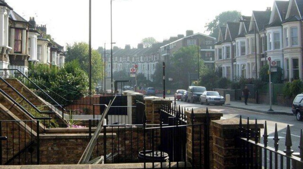 Brecknock Road, Tufnell Park Looking south east from Tufnell Park Underground station. Brecknock Road was named in 1869 after the Marquis of Camden who was also the Earl of Brecknock. Most of the substantial Victorian houses have long been split up into flats.