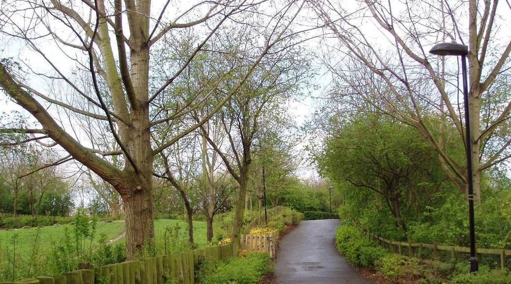 Pretty little park in Hackney, with a BMX track. The Hackney City Farm adjoins it. Photo taken March 2008. Owner: London Borough of Hackney (website).