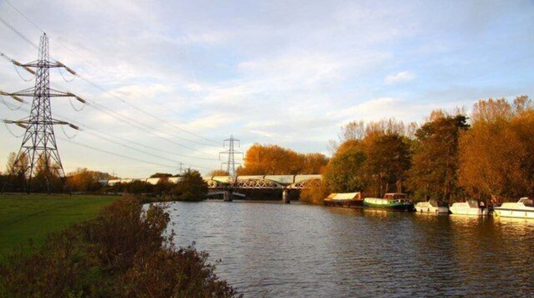 The Thames at Kennington in Autumn