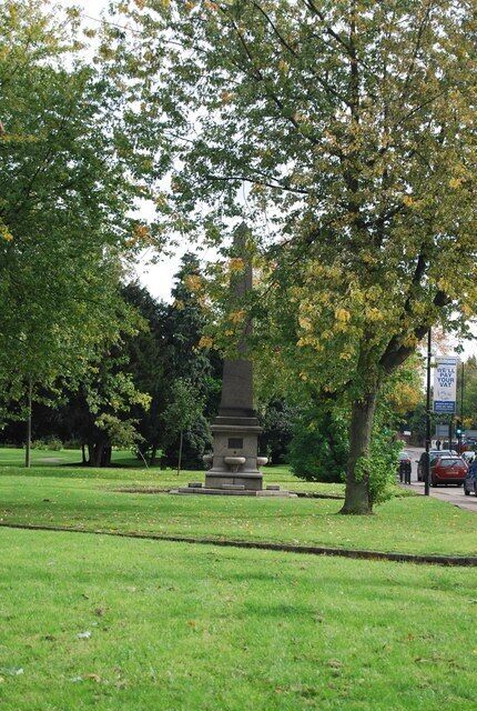 Obelisk, Bounds Green Rd