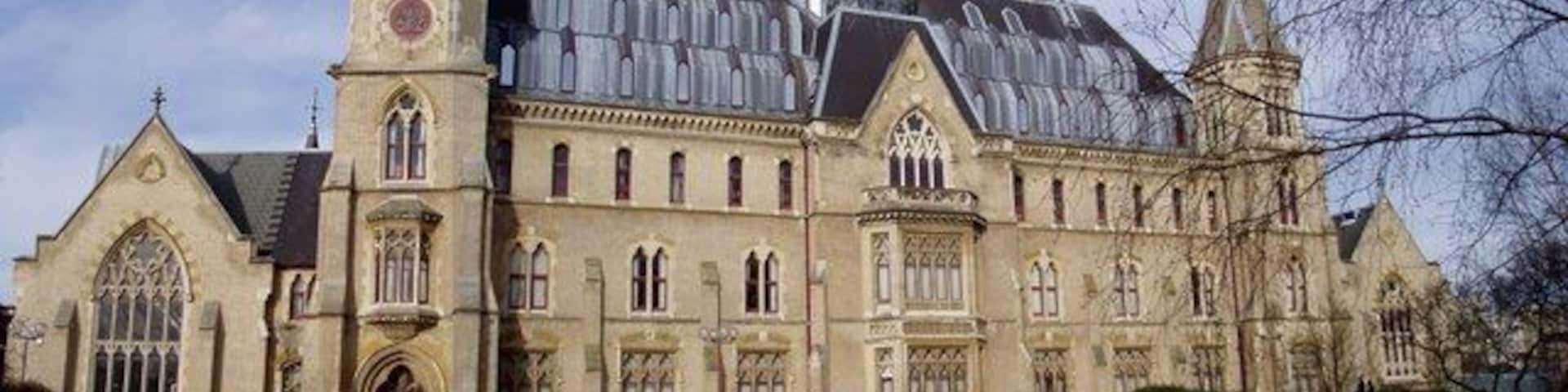 Wood Green Crown Court Built in 1865 as a home for the sons of deceased and needy Freemasons, it was converted to a Training College for Schoolmistresses in 1904. In 1930 it was sold to the Tottenham District Gas Company and later became the offices of Eastern Gas until 1974 when the site was acquired by Haringey Council under whom the building was modernised and became the Wood Green Crown Court and Remand Centre with the rest of the site developed for housing. The building was struck by arson c1989 and promptly rebuilt with a new and very assertive roof. Text adapted from Wikipedia Lordship_Lane_%28Haringey%29