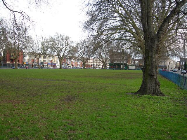 Ducketts Common (1) Picture taken from near the Willoughby Road Gate, looking towards Green Lanes and the Queens Head pub.