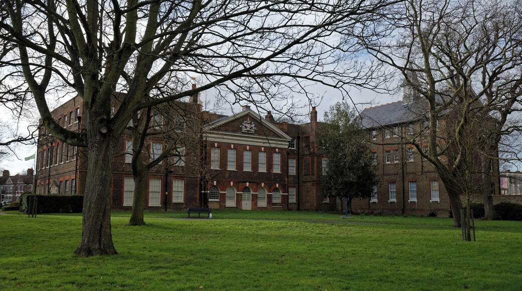 Bruce Castle from the north, in Tottenham, London, England. Camera: Canon EOS 6D with Canon EF 24-105mm F4L IS USM lens. Software: file lens-corrected and optimized with DxO OpticsPro 10 Elite and Viewpoint 2, and further optimized with Adobe Photoshop CS2.
