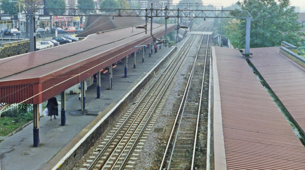 Highams Park station. View southward, towards Walthamstow and London Liverpool Street: ex-GER Liverpool Street - Hackney Downs - Chingford line, electrified in 11/60. ('and Hale End' until 2/69).