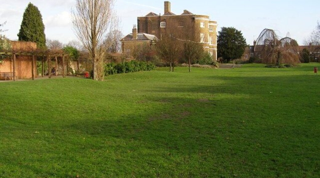 William Morris Gallery The former house of the family of William Morris in Walthamstow. Seen from the west side, across the parkland alongside Forest Road.