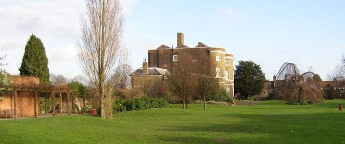 William Morris Gallery The former house of the family of William Morris in Walthamstow. Seen from the west side, across the parkland alongside Forest Road.