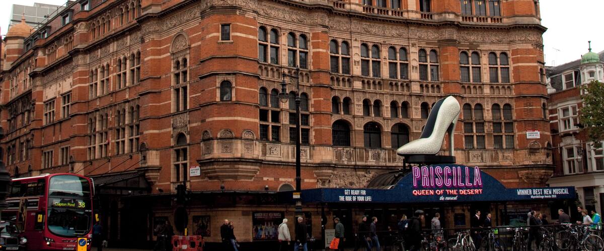 The theatre opened as the "Royal English Opera House" in January 1891 with Arthur Sullivan's Ivanhoe.