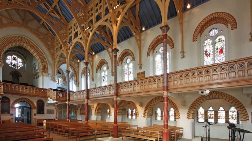 St Mary, St Mary's Road, South Ealing, London W5 - North arcade