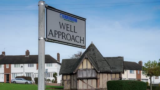 Barnet physic well is a natural mineral spring containing iron salts. The waters were said to provoke urination which was thought to be of benefit to the humours. Pepys records a visit to the well in 1664 and was impressed enough to return three years later. The current building dates from 1937 and access is restricted.
Grade II listed.
Nearest station: High Barnet.