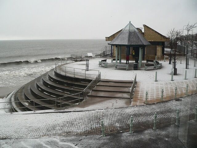 Joppa & Snow. The East end of Portobello Beach under a slight cover of snow - not quite as much as in these: http://www.pbase.com/wangi/image/40099092 http://www.pbase.com/wangi/image/40099093 http://www.pbase.com/wangi/image/40068899 !