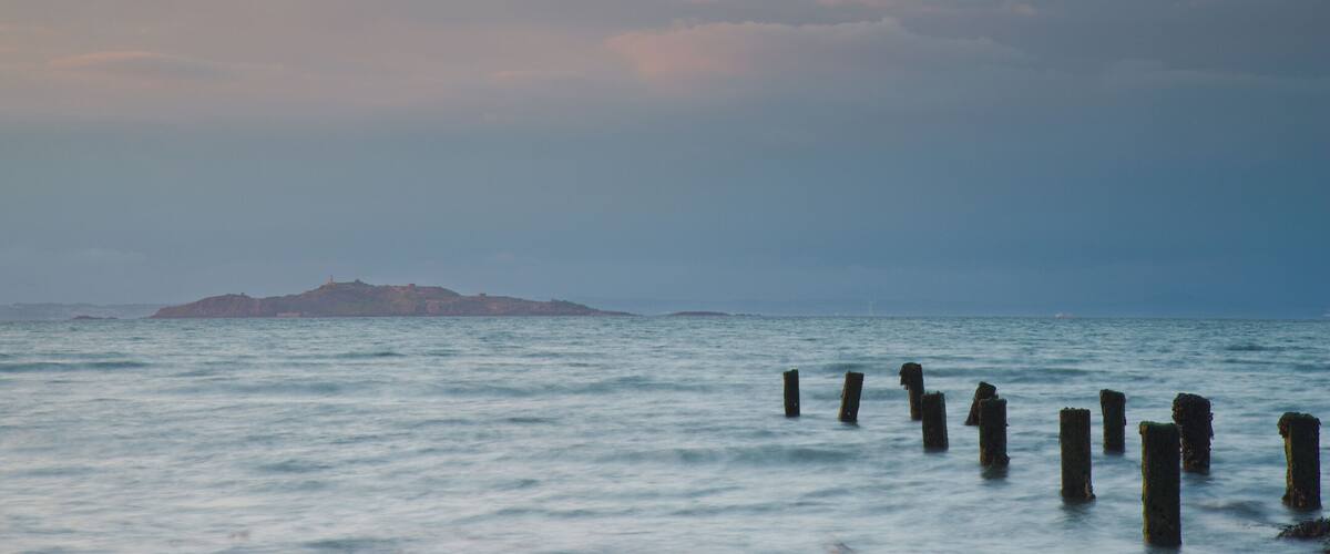 Leith Sands an commercial / industrial part of Edinburgh - not very popular among visitors because of bad smell and loads of rubbish - most people don't go there at all, almost nobody is looking for a picture there. I decided to find it. #BVSBlue