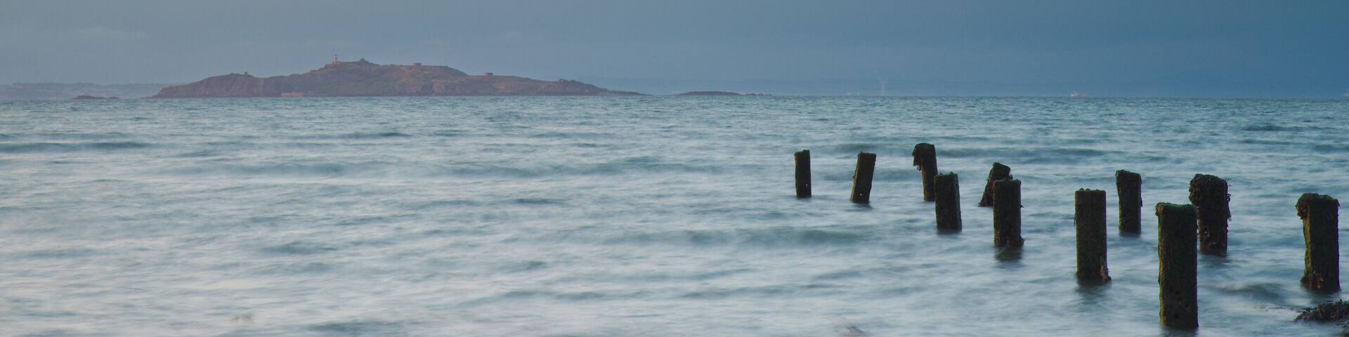 Leith Sands an commercial / industrial part of Edinburgh - not very popular among visitors because of bad smell and loads of rubbish - most people don't go there at all, almost nobody is looking for a picture there. I decided to find it. #BVSBlue