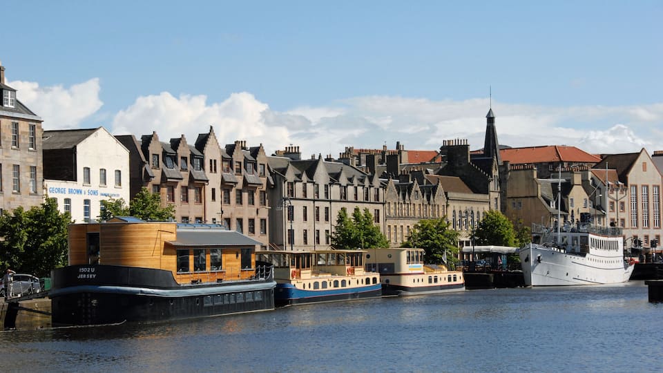 Leith waterfront in the sun. Image shot 2008. Exact date unknown.
