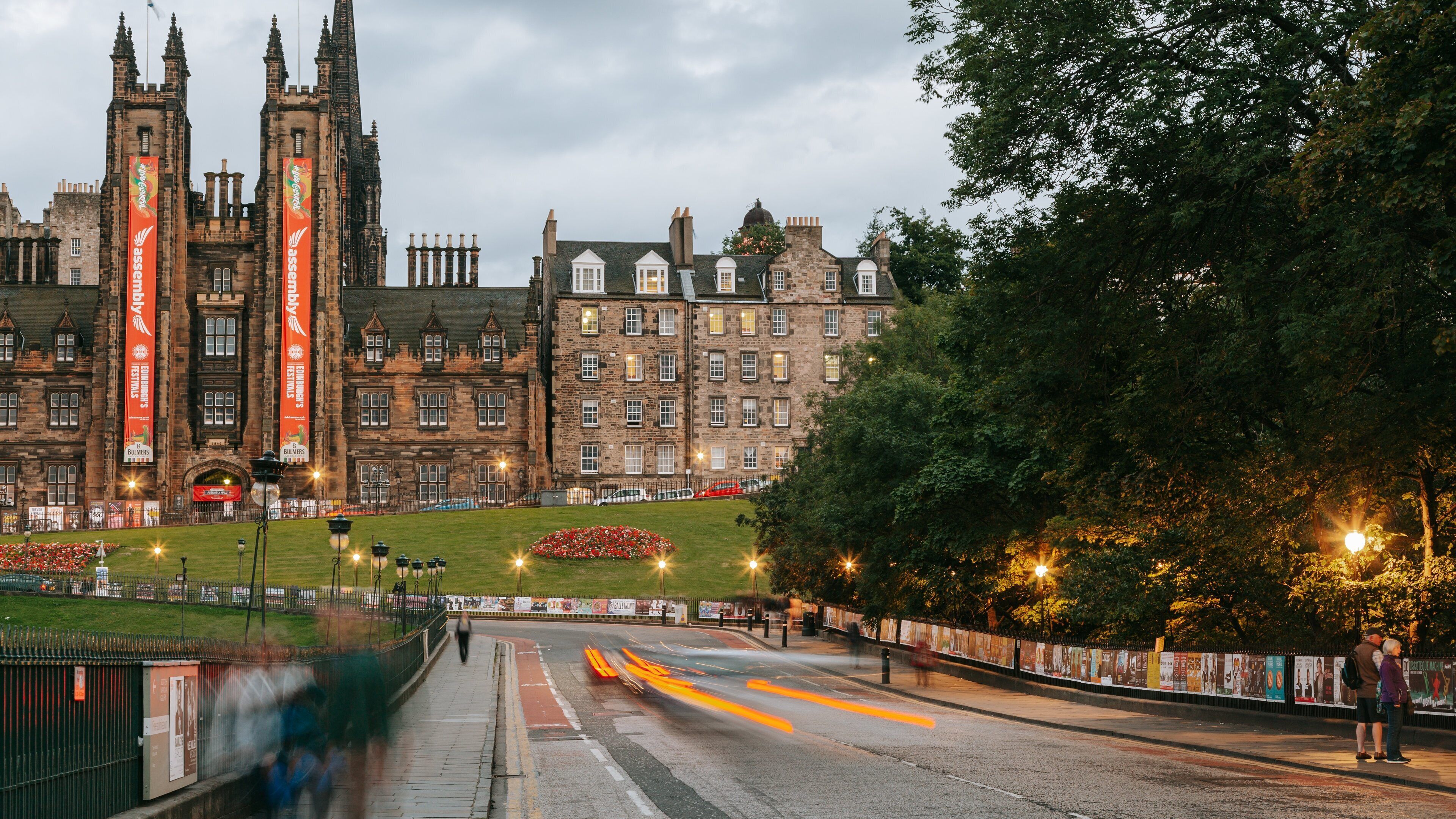 Old Town Edinburgh which includes heritage architecture