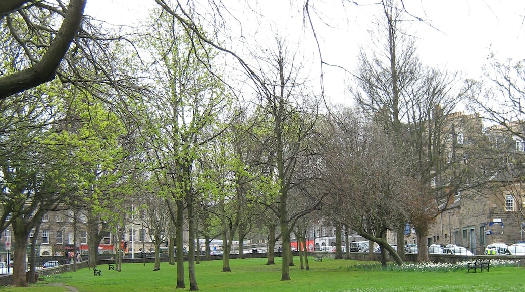 Gayfield Square Gardens, Edinburgh. OpenStreetMap: http://www.openstreetmap.org/?lat=55.958885&lon=-3.185245&zoom=18&layers=M