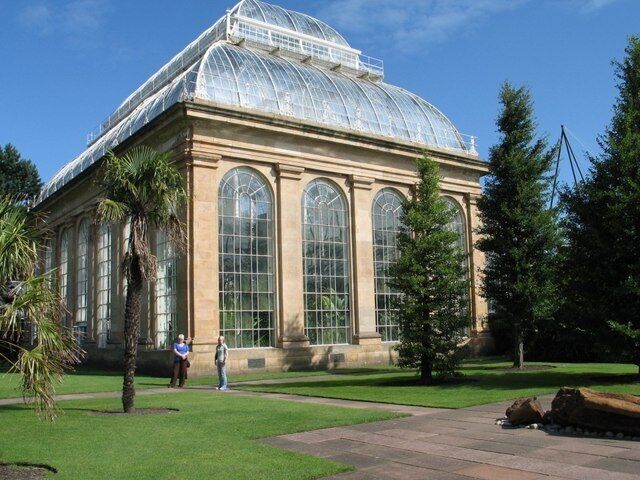 Tropical Palm House, Royal Botanic Gardens, Edinburgh. The Royal Botanic Gardens, Edinburgh, was founded in 1670 as a physic garden to grow medicinal plants. The Garden is both a scientific institution and a tourist attraction. Admission is free, although there's a modest charge for entry to the glasshouses. The Tropical Palm House, shown here, dates from 1834 [maximum temperature 24ºC; minimum temperature 18ºC; relative humidity 80%; and height to the top of the dome, 22m (72ft)].