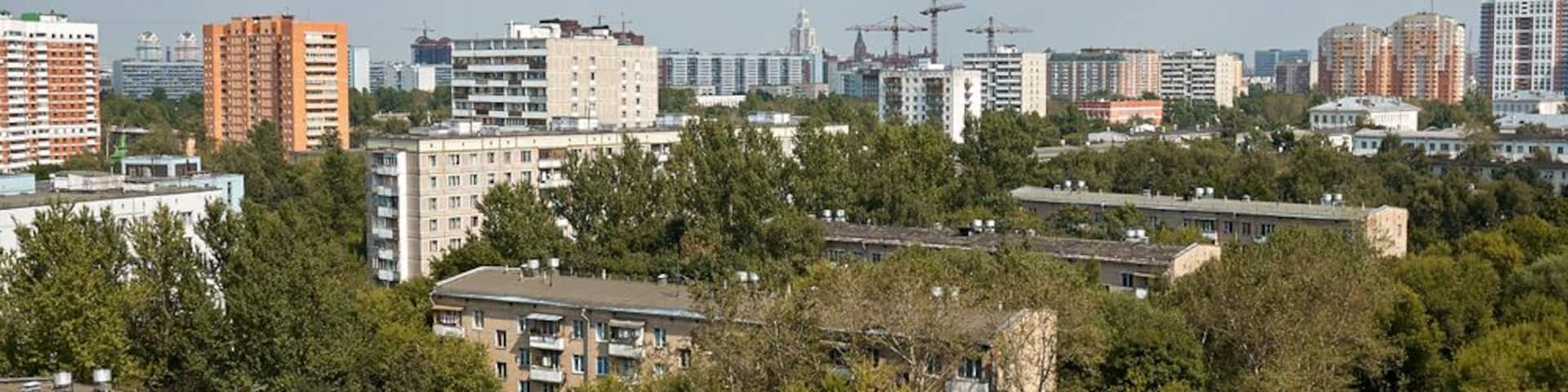 Moscow cityscape view 5 storey buildings; Shutterstock ID 676460332; PO: Hcom Destination Content neighborhoods; Client: Hotels.com; Other: Hcom brand budge