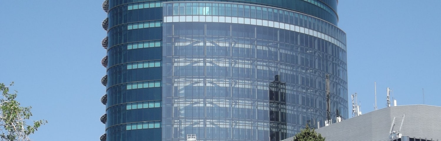 Vista de la Torre Titania, Azca, Madrid.