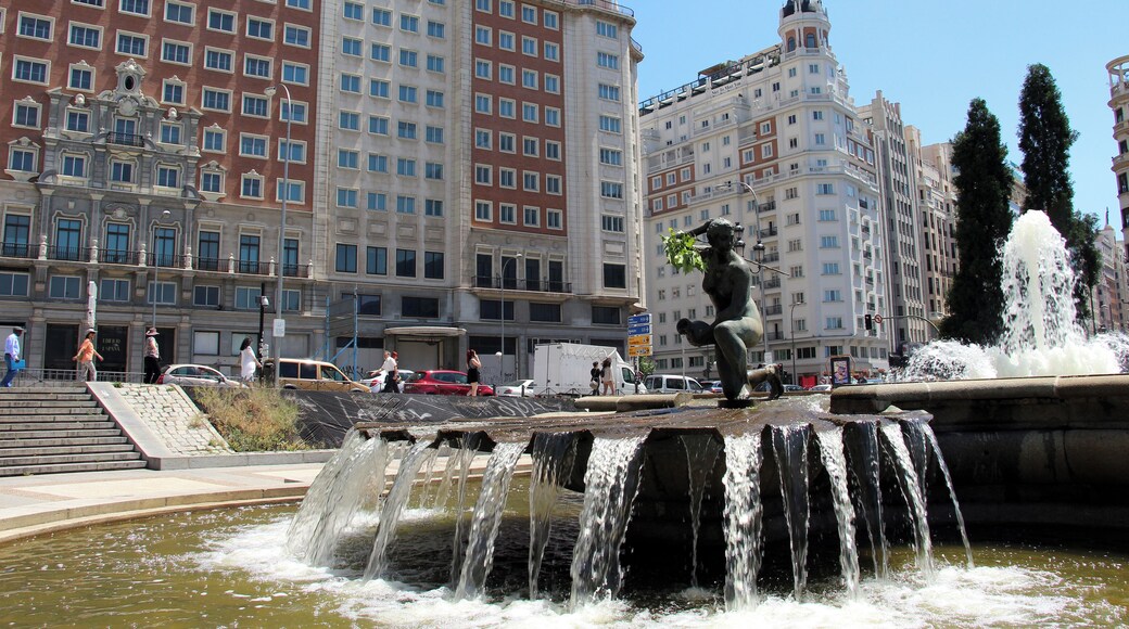 Argüelles | Plaza de España Fountain.