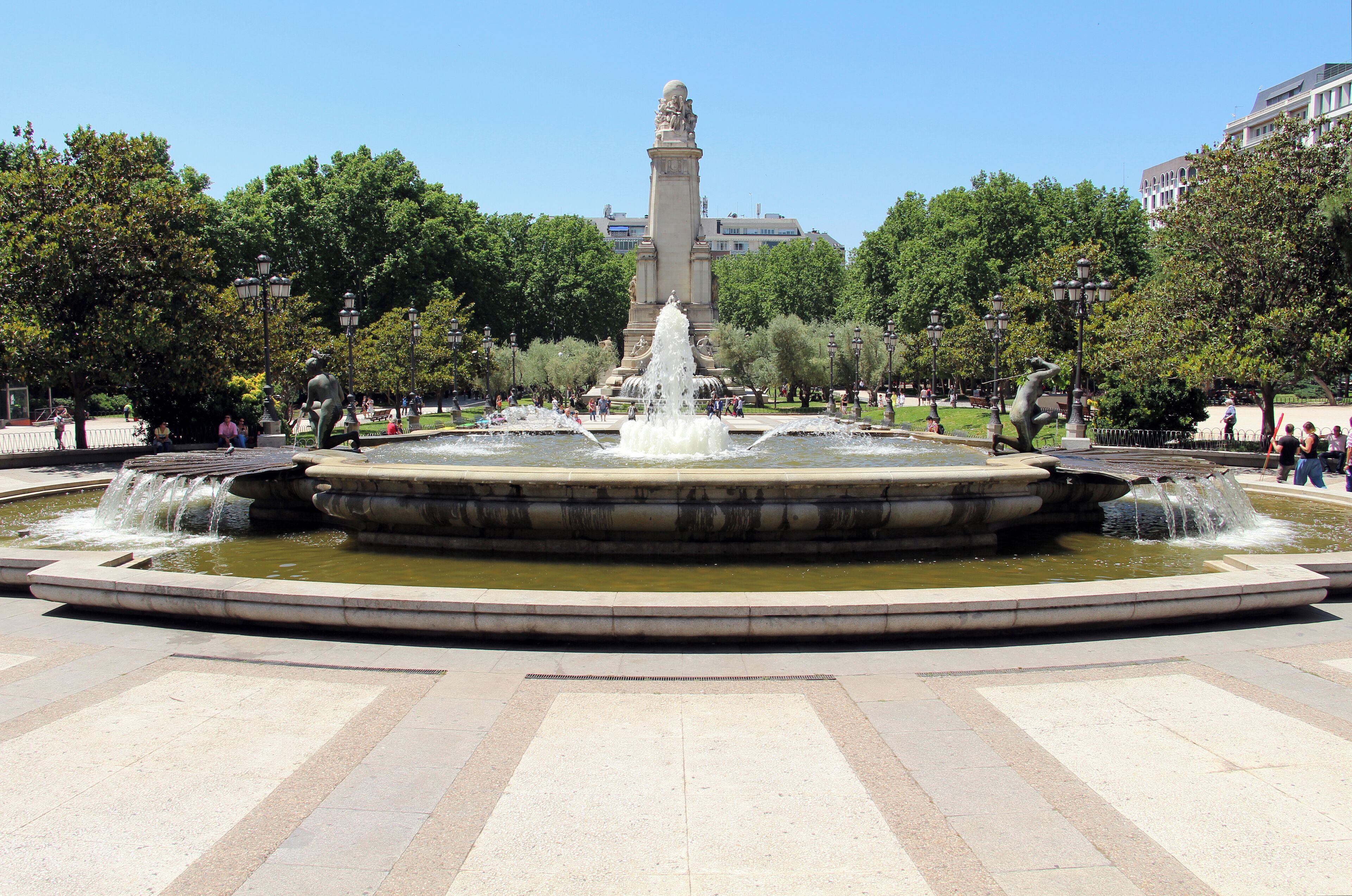 Argüelles | Plaza de España Fountain.